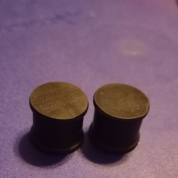 BLACK Rubber PLUGS 11MM (7/16IN) - Picture 1 of 2